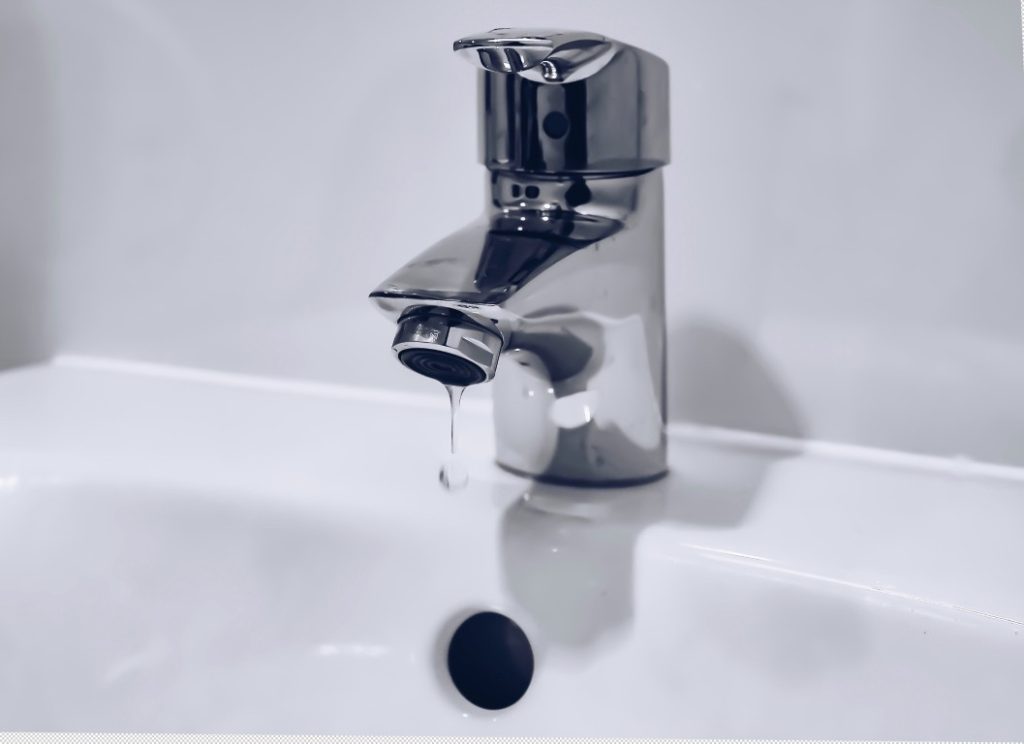 How To Reduce Your Water Consumption At Home